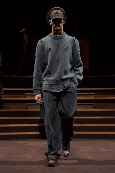 Look 9